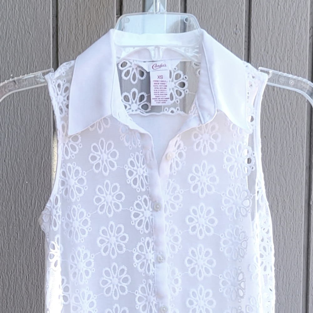 Flowered White Sleeveless Blouse | Women's XS | Candie's - Picture 3 of 16